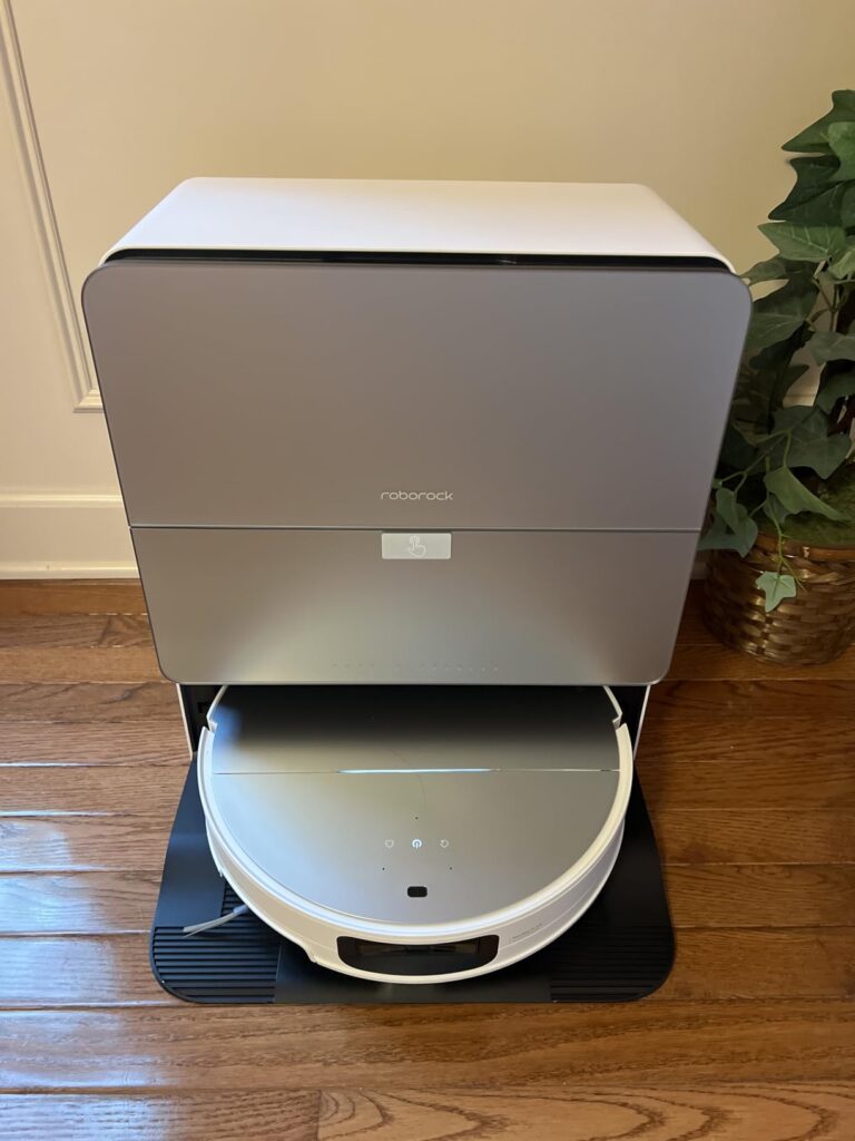 Roborock Saros 10 vs 10r: Discover which model offers better cleaning performance, smarter navigation, and improved automation.